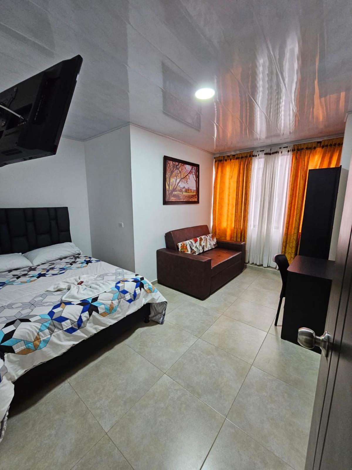 Hotel Big Ben Malaga Santander Екстериор снимка