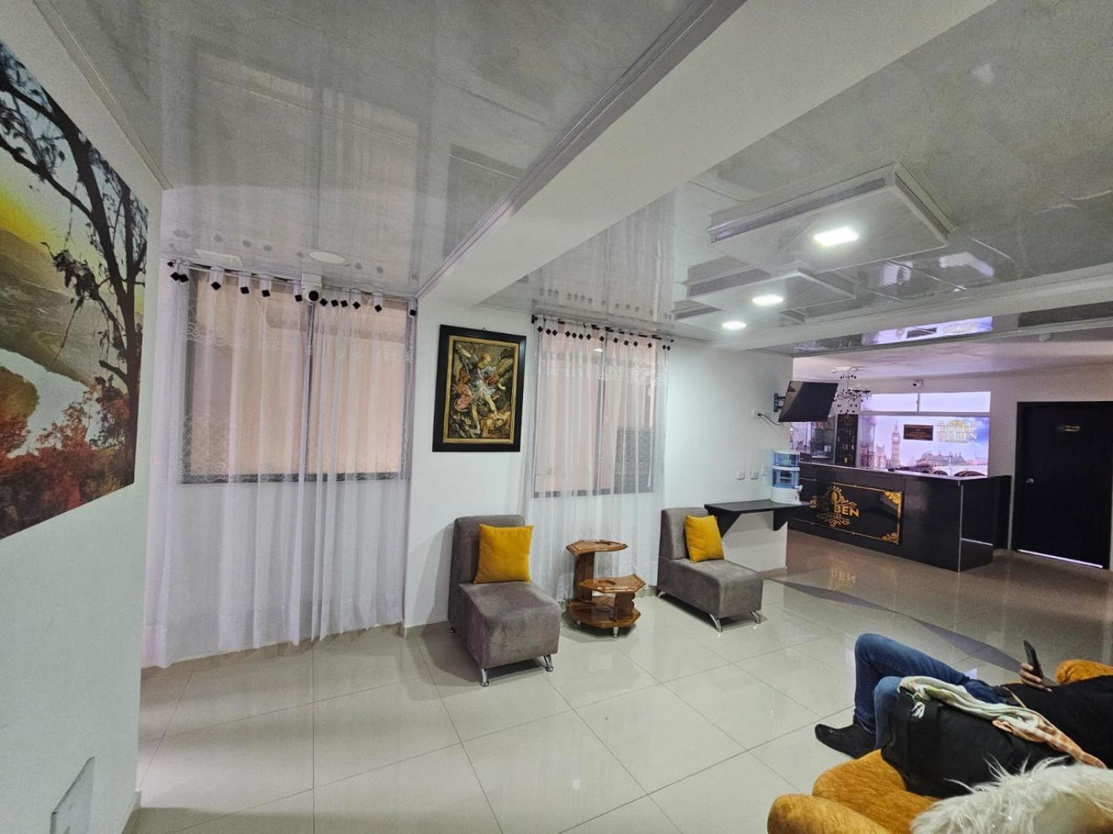 Hotel Big Ben Malaga Santander Екстериор снимка
