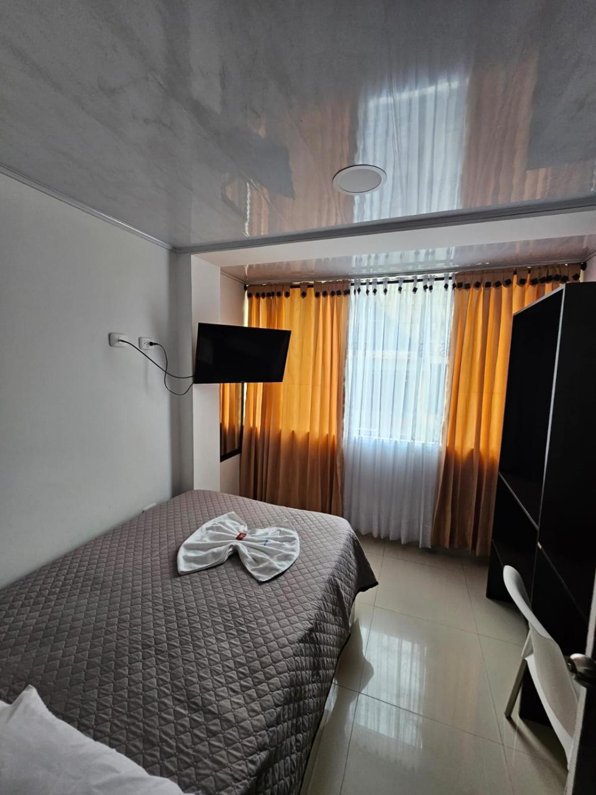 Hotel Big Ben Malaga Santander Екстериор снимка
