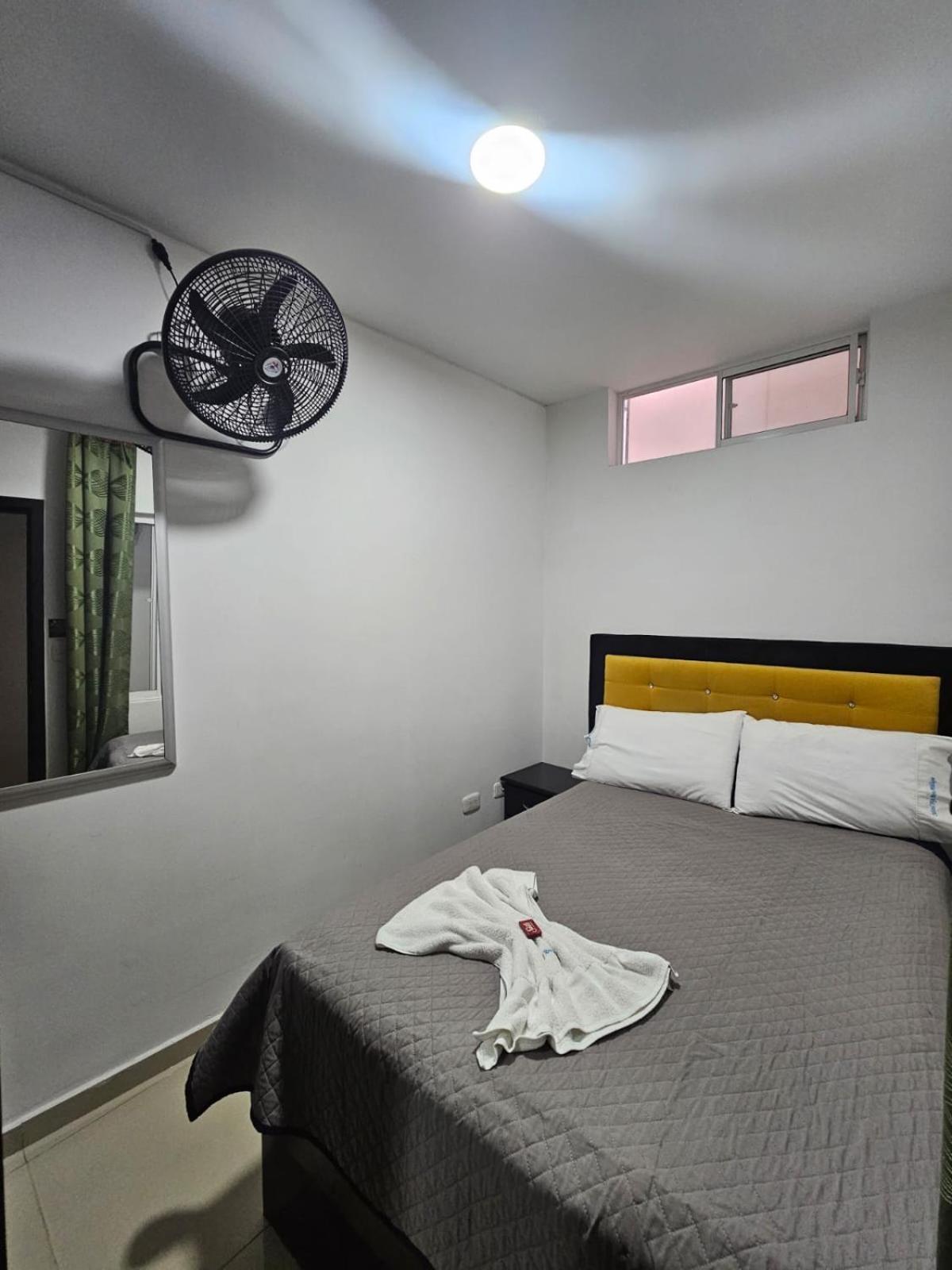 Hotel Big Ben Malaga Santander Екстериор снимка