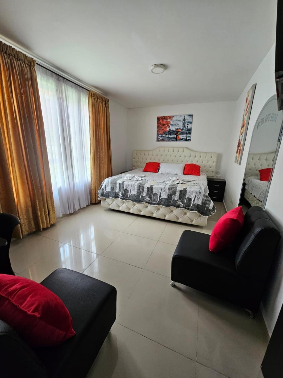 Hotel Big Ben Malaga Santander Екстериор снимка