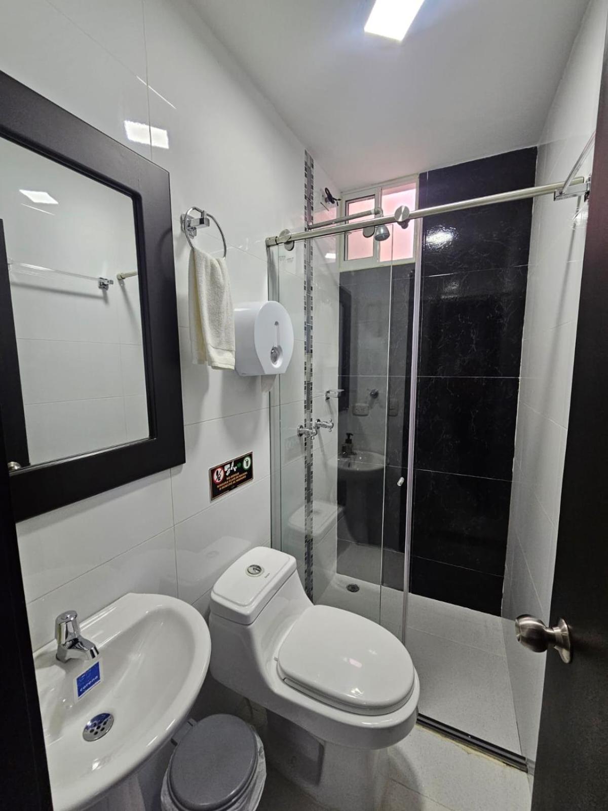Hotel Big Ben Malaga Santander Екстериор снимка