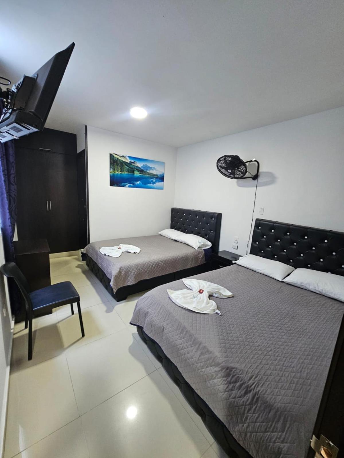 Hotel Big Ben Malaga Santander Екстериор снимка