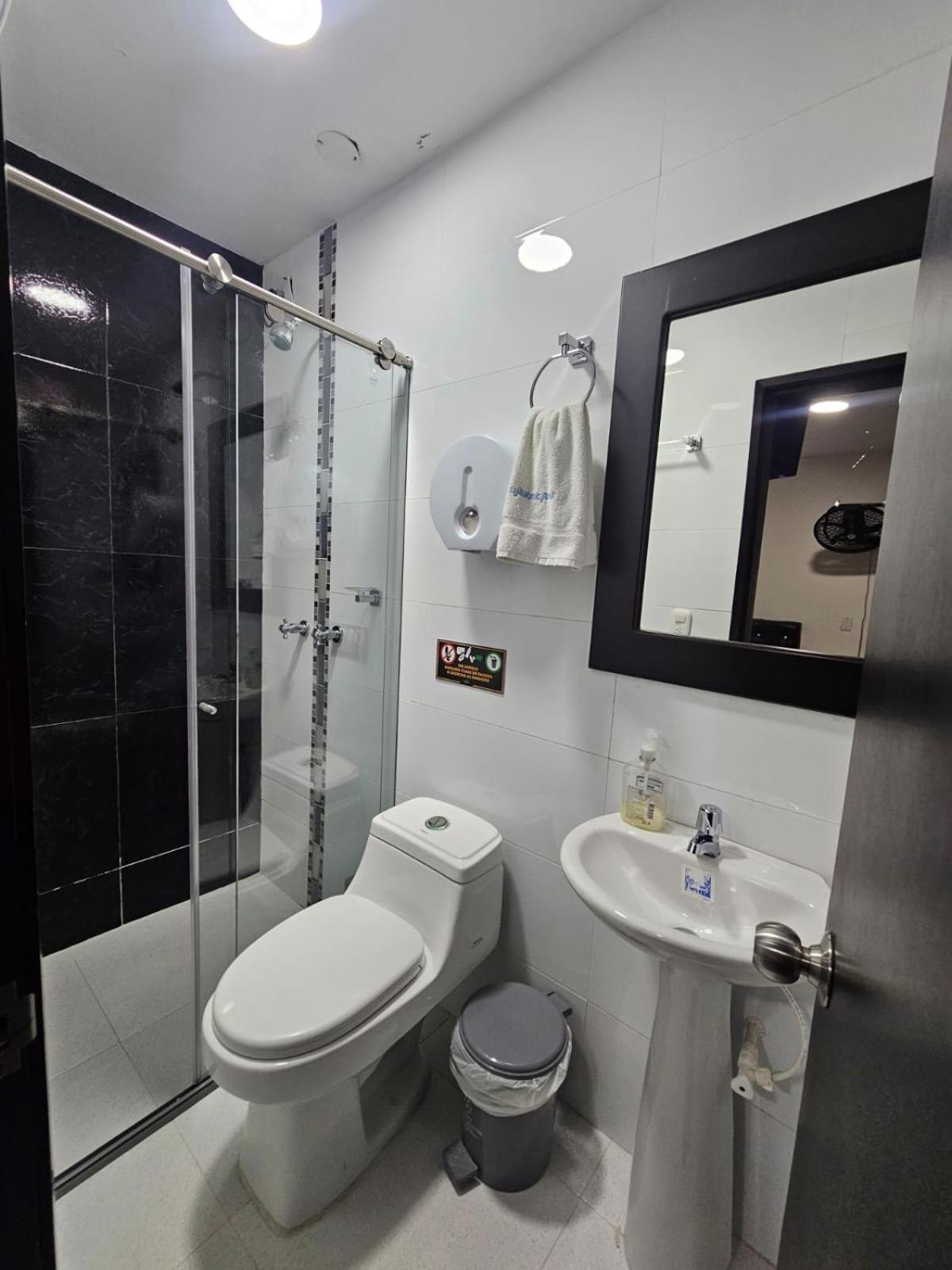 Hotel Big Ben Malaga Santander Екстериор снимка